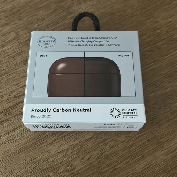 New Nomad Modern Leather Case
AirPods Pro (2nd gen) | Horween. 17 - Picture 8 of 10